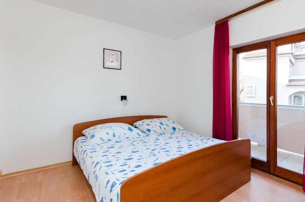 Apartments Dragan Lopar Exterior photo