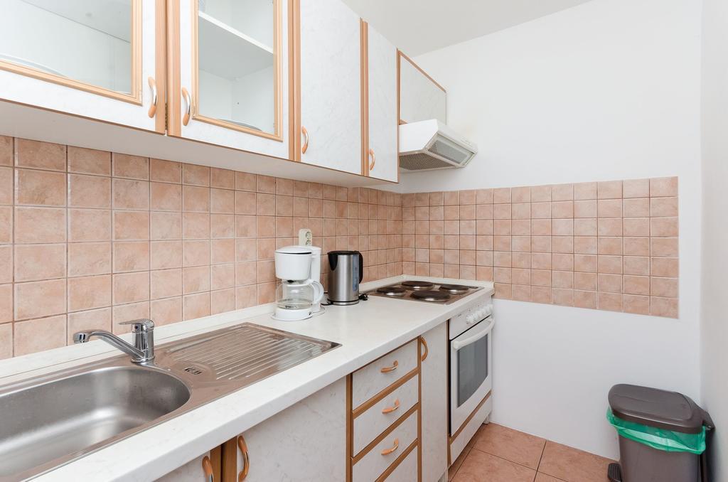 Apartments Dragan Lopar Exterior photo