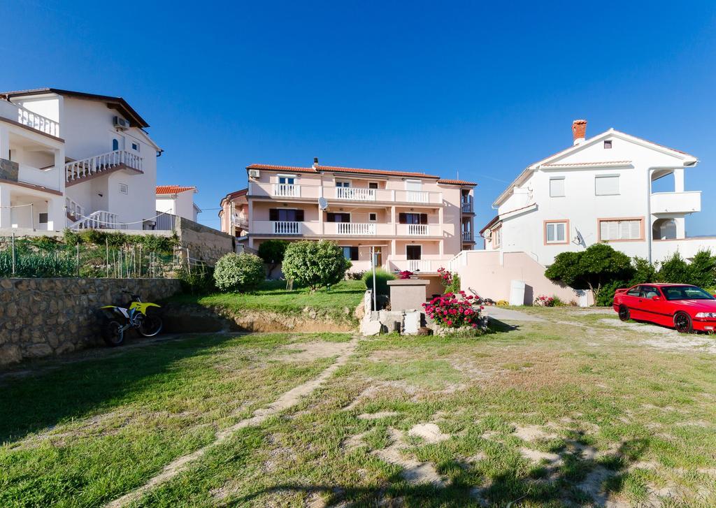 Apartments Dragan Lopar Exterior photo