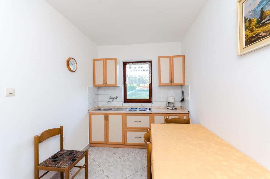 Apartments Dragan Lopar Exterior photo