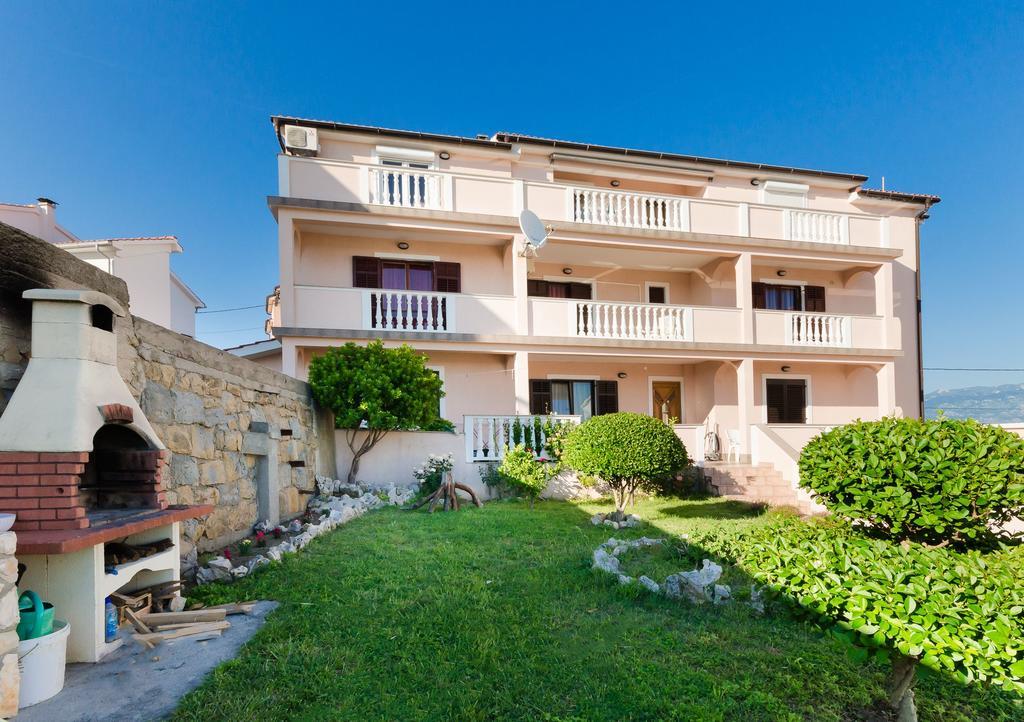 Apartments Dragan Lopar Exterior photo