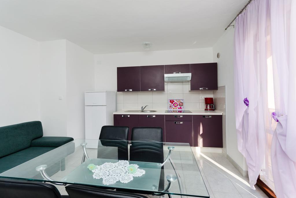 Apartments Dragan Lopar Exterior photo