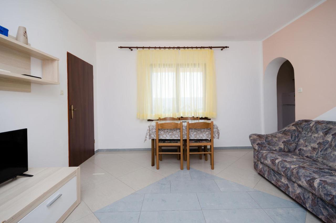 Apartments Dragan Lopar Exterior photo