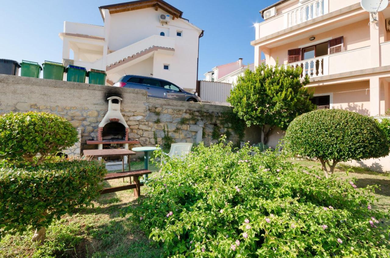 Apartments Dragan Lopar Exterior photo
